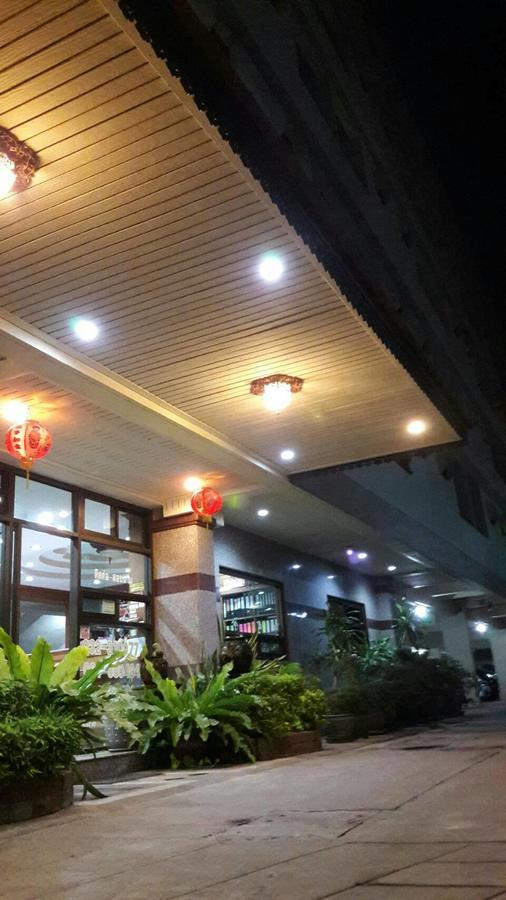 Veerasuda Condotel Ratchaburi Ngoại thất bức ảnh